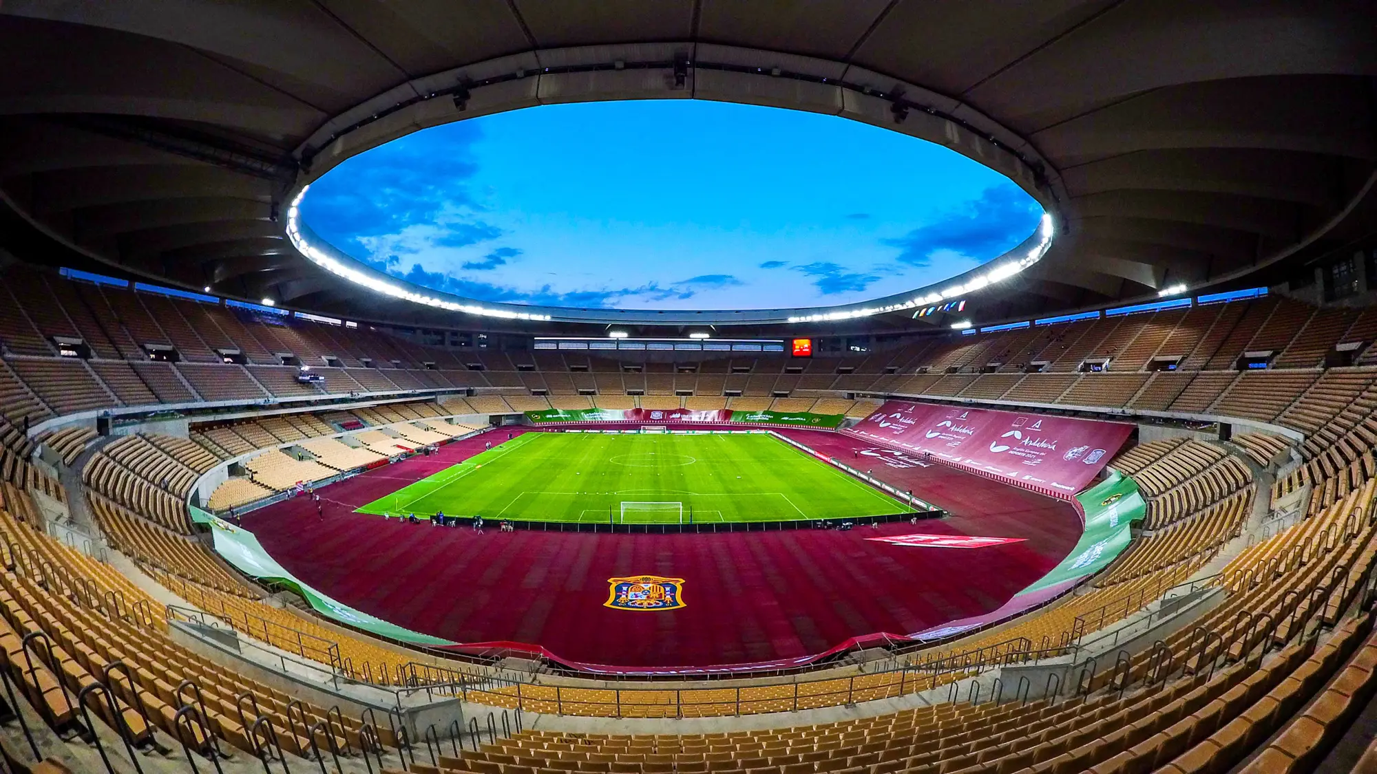 Estadio de fútbol visto desde la grada