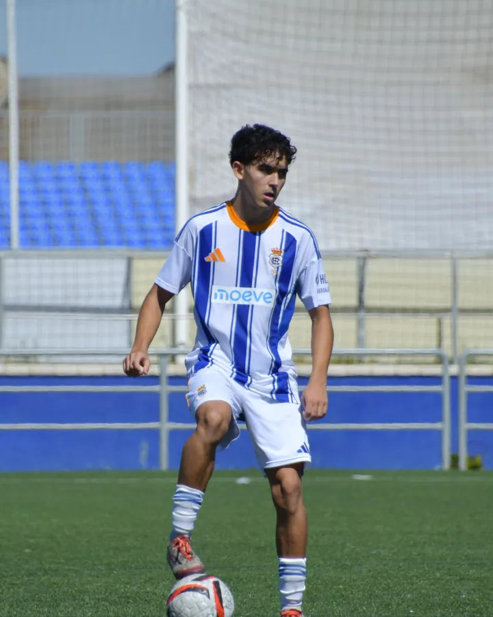 Darío Toscano, mediocentro · central
