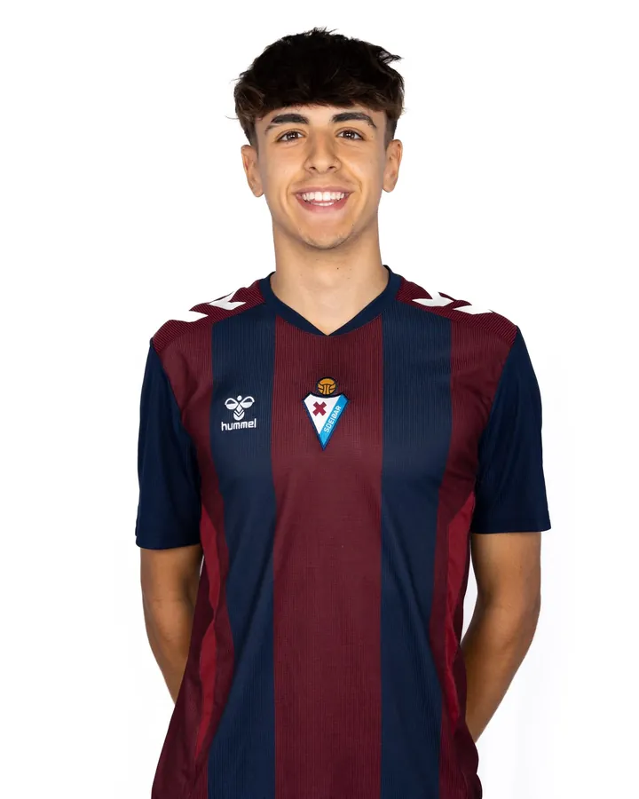 Markel López, lateral izquierdo · central