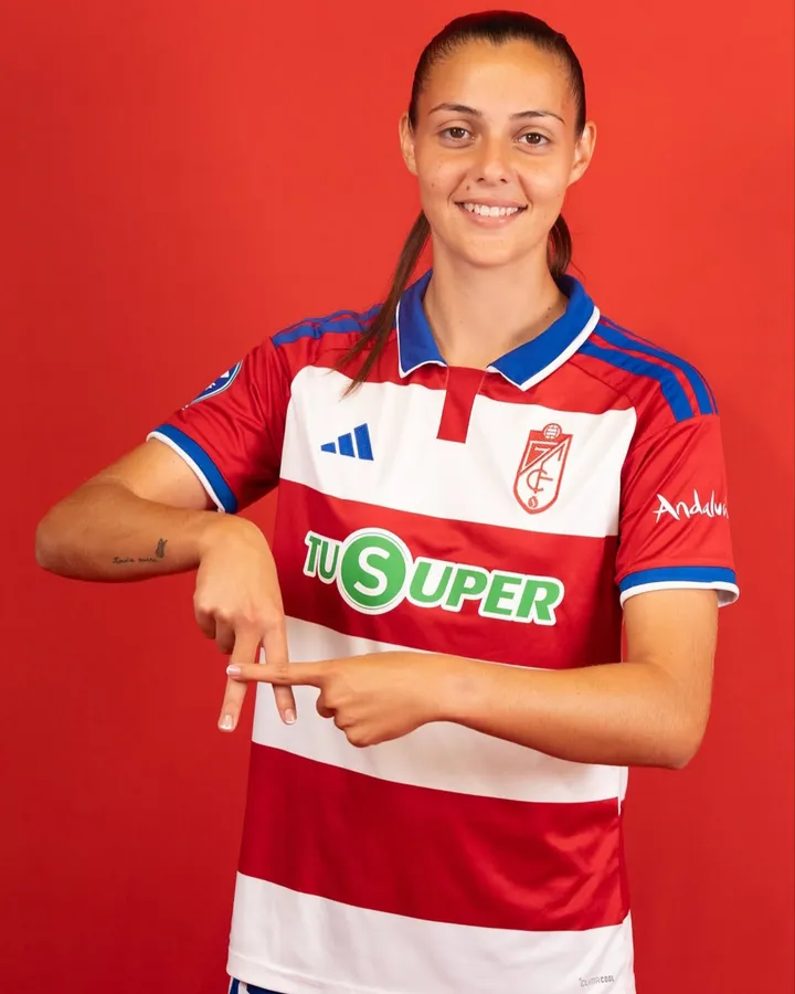 Teresa Mérida, defensa central